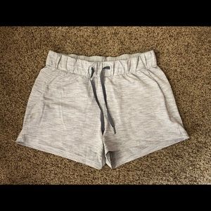 Lululemon On the Fly short
